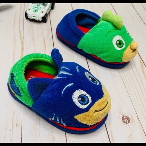PJ Mask Light Up Sneakers 👟 and Slipper Bundle - Picture 3 of 9